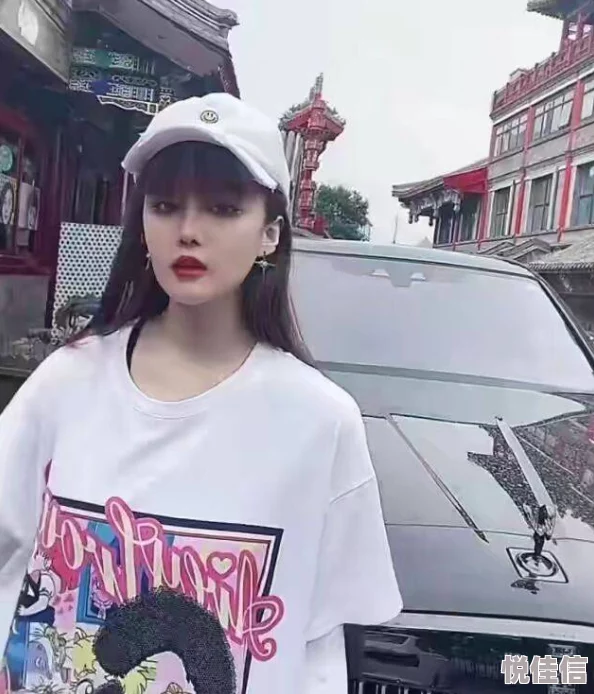 美女扒开双腿让男人桶最近在社交媒体上引发热议的视频流出