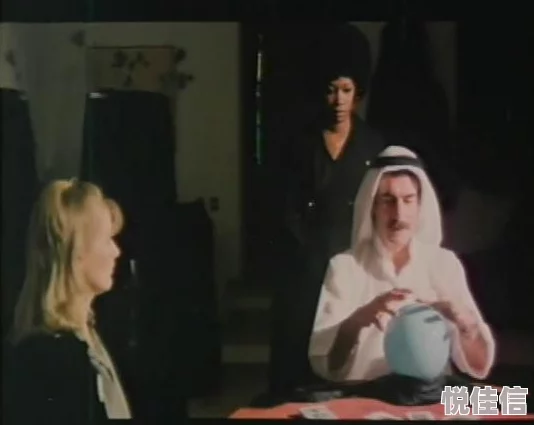 贪婪的红唇这部电影情节紧凑，演员表现力强，很有吸引力。