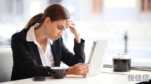 在女同事的体内进进出出努力工作与积极生活让我们共同成长与进步