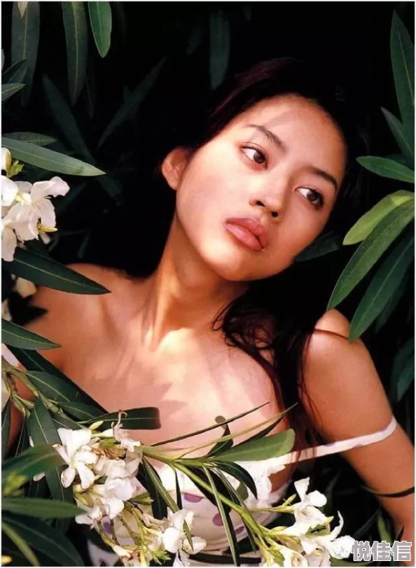 蓬莱仙山杨梵写真大全新增春日主题写真十套高清壁纸