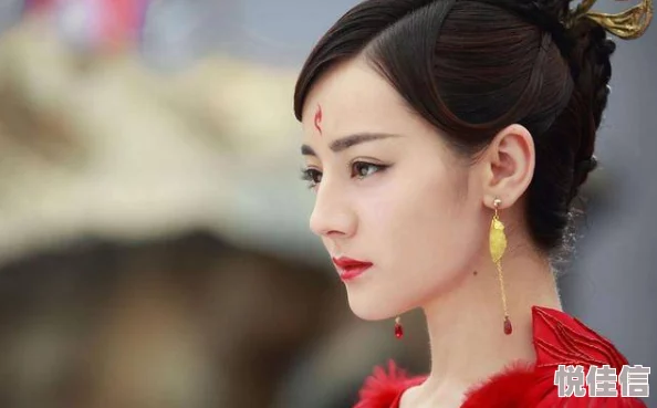 半世界之旅·花想容揭秘：最新热门，有泪痣男子的传奇故事